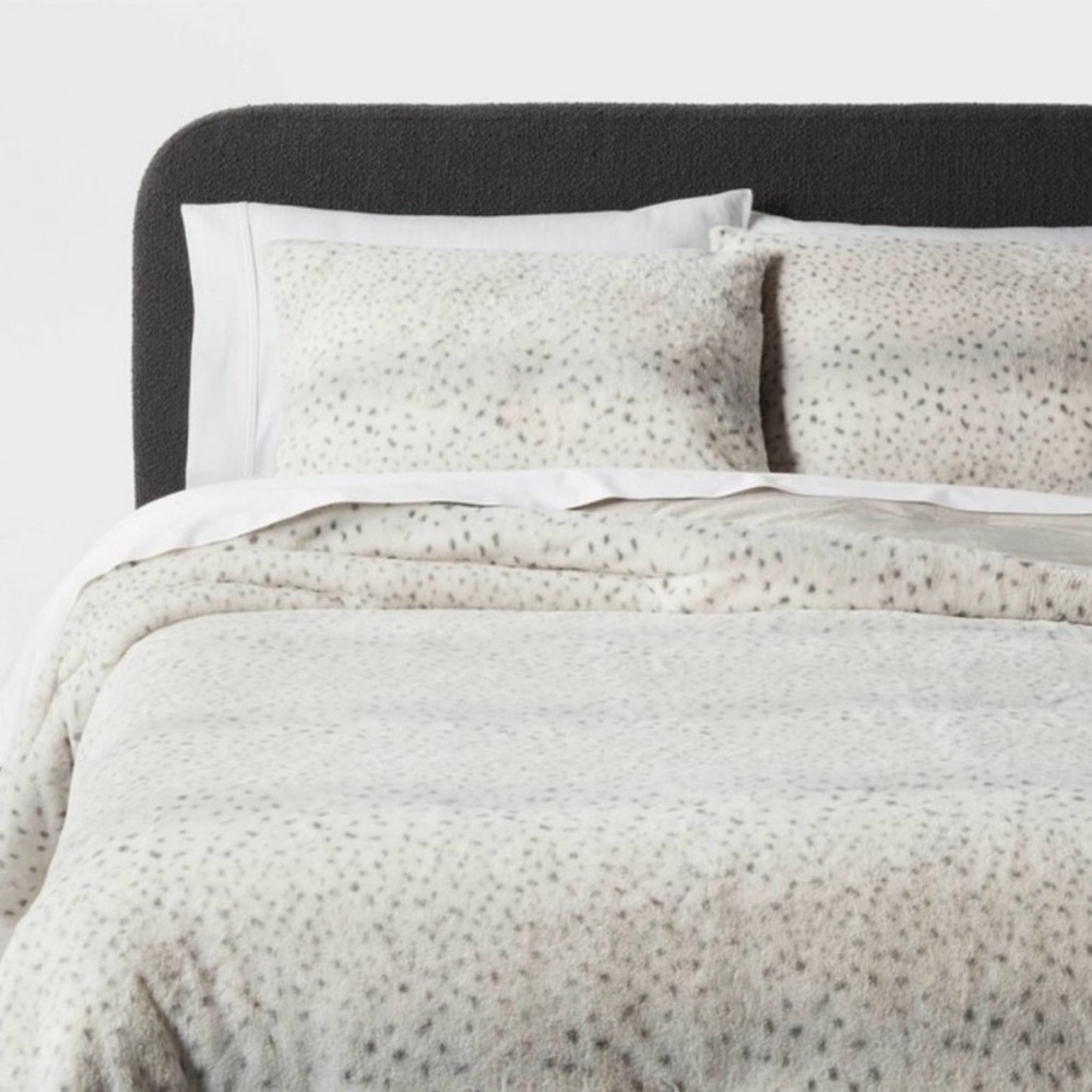 Threshold Faux Fur Comforter bedding set